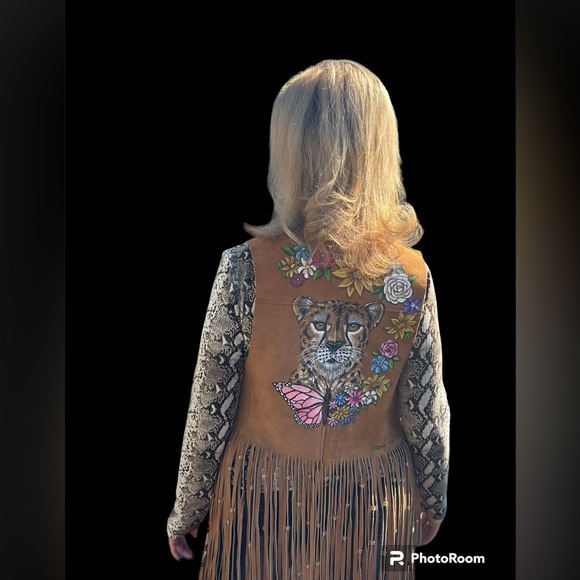 Berman Buckskin vintage long fringe suede vest handpainted cheetah flowers sz SM - Picture 3 of 16